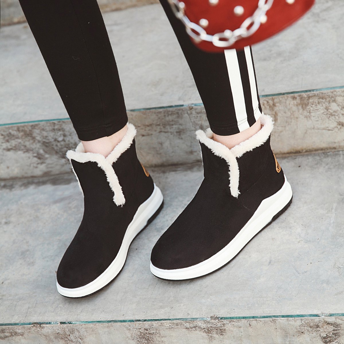 Women's Snow Boots with Elevated Platform Design