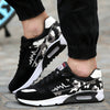 Sports shoes