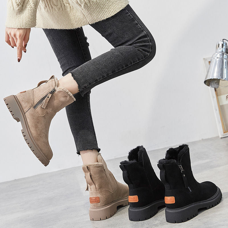 Women's Winter Boots with Integrated Leather, Fur, and Plush Warmth in Middle Tube Design