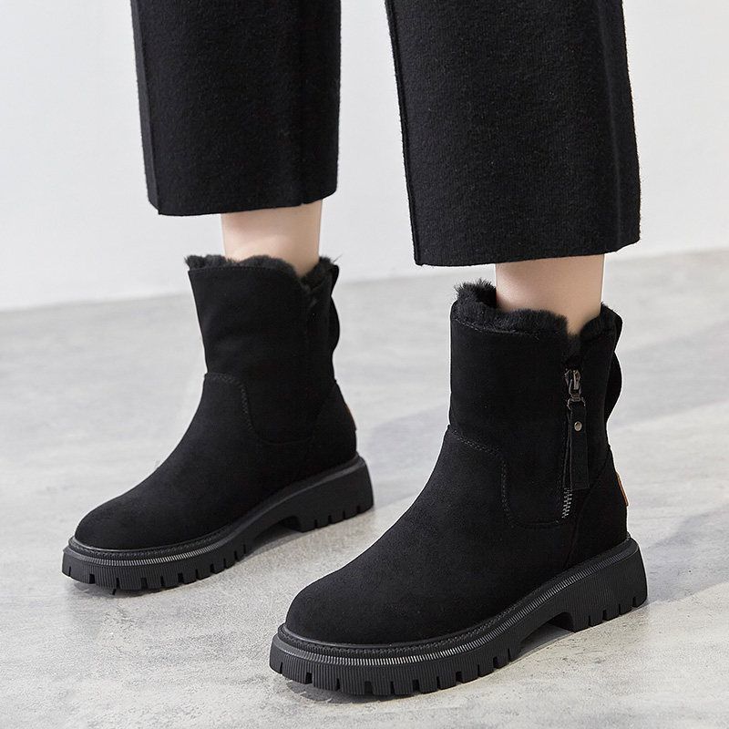 Women's Winter Boots with Integrated Leather, Fur, and Plush Warmth in Middle Tube Design