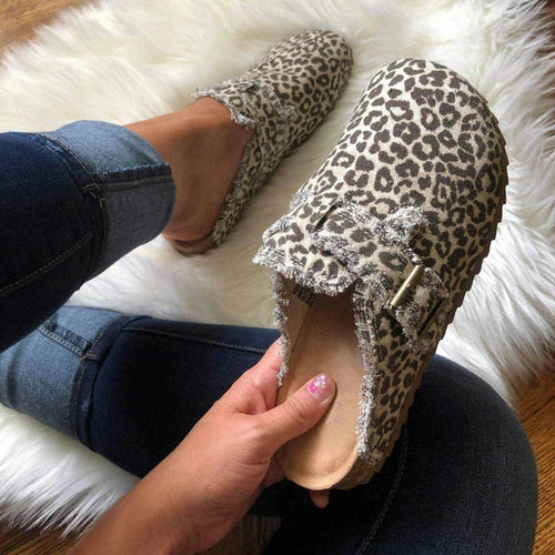 Women’s Flat Heel Round Toe Canvas Loafer – Vintage Clogs