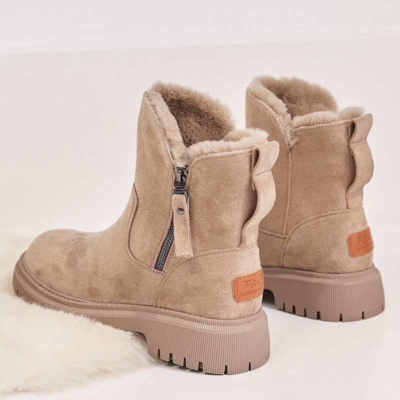 Women's Winter Boots with Integrated Leather, Fur, and Plush Warmth in Middle Tube Design