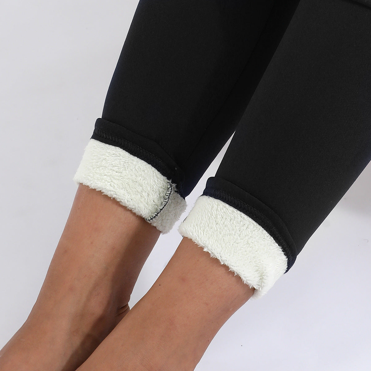 Cold-Weather Leggings with High Stretch and Cozy Lamb Cashmere Lining for Women's Fitness – Thick and Warm Skinny Pants